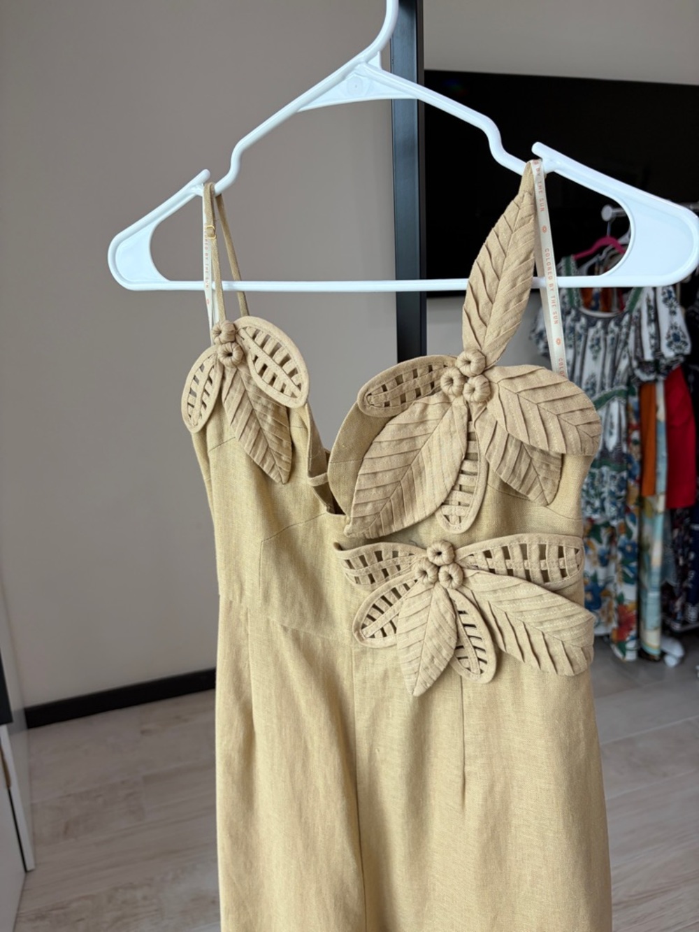 Farm Rio: Sand 3d Flowers Euroflax⢠Premium Linen Jumpsuit - Picture 11 of 13